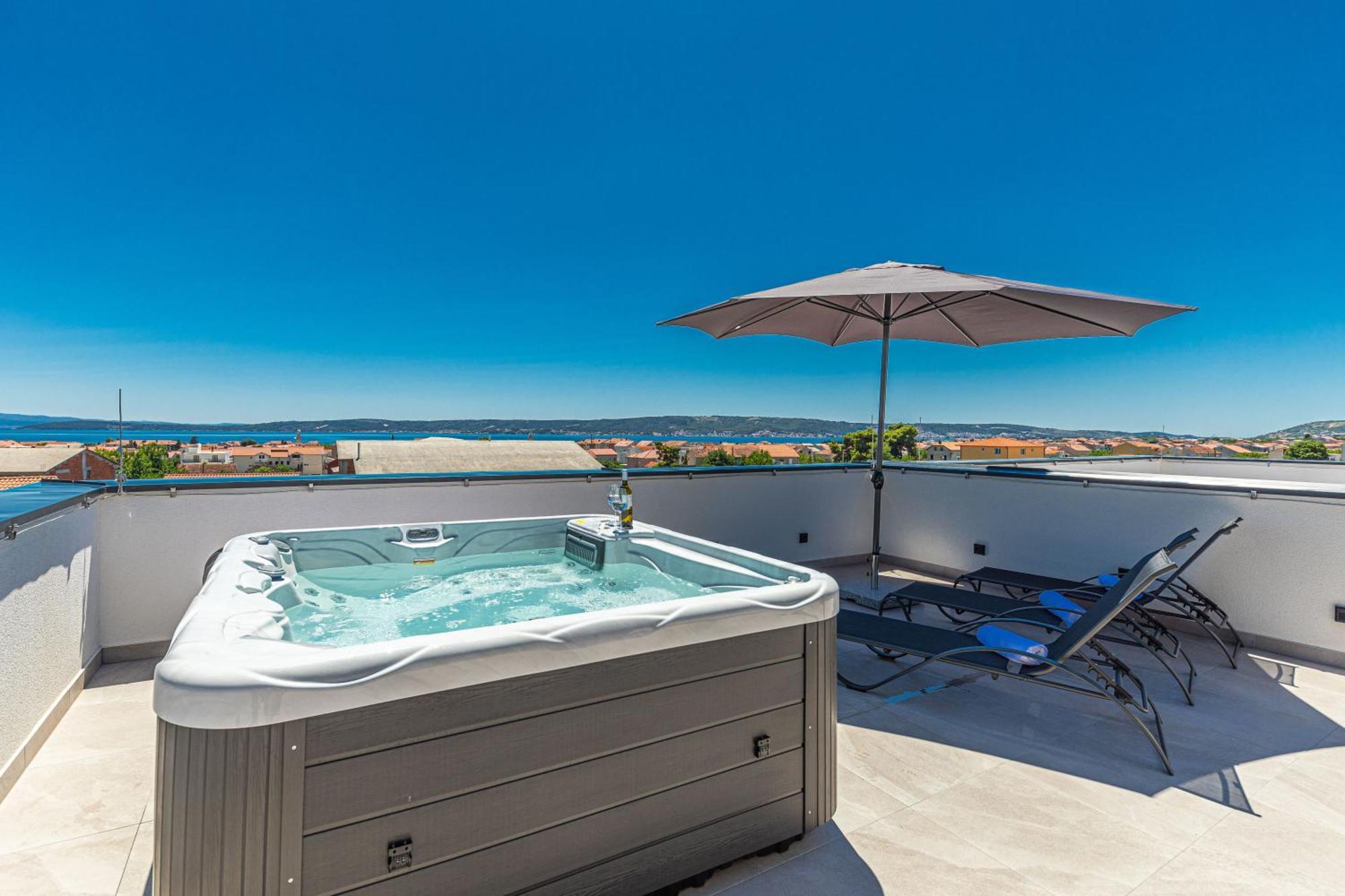 Rooftop New Castel 2023 Kaštela Εξωτερικό φωτογραφία